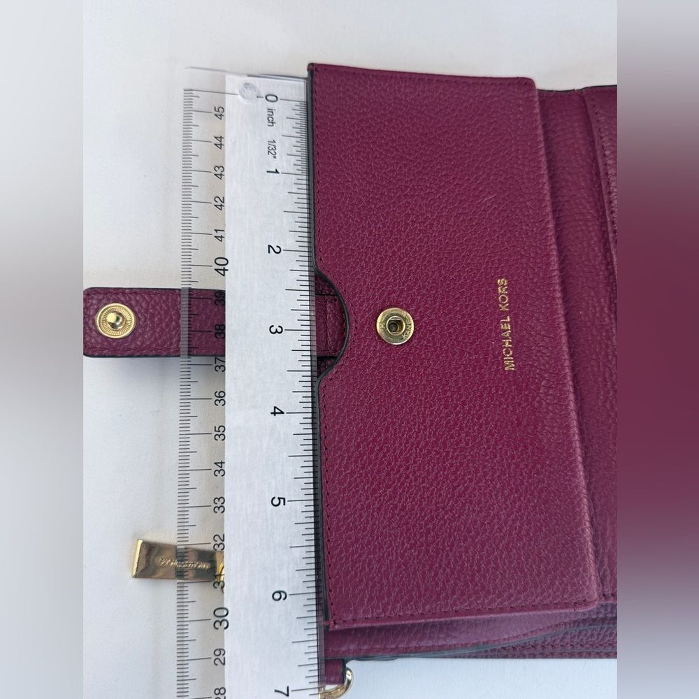 Michael Kors Mercer large pebbled leather tote bag in burgundy Wallet Set - Picture 11 of 16